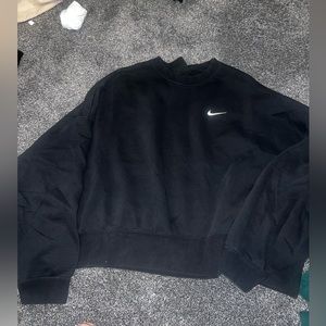 Black oversized nike crewneck